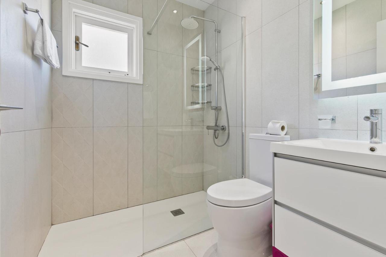 2 Bedroom Apartment Avdimou With Stunning Sea Views, Aphrodite Hills Resort Куклия Экстерьер фото